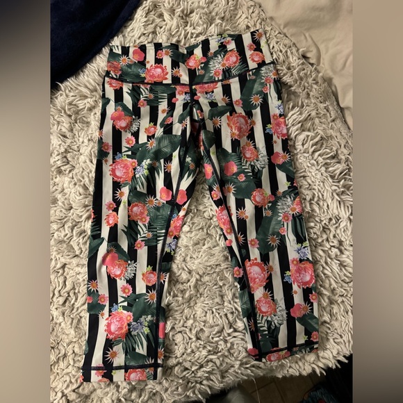 Lululemon Crop Legging Bundle sz 6 & 8 - Picture 2 of 7